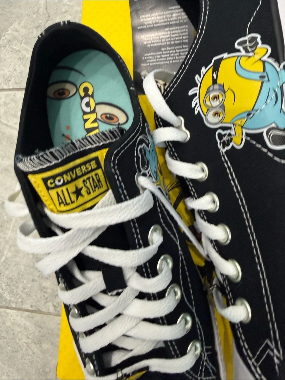 New mens Converse Sz 9 Minions Low Top Athletic Shoes Womens Sz 11
